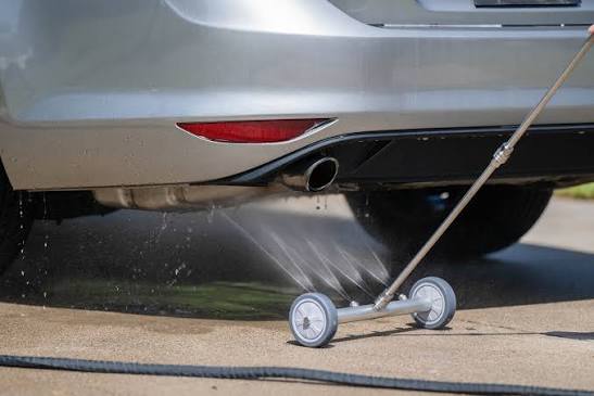 WashTime professional car wash team and service vehicles